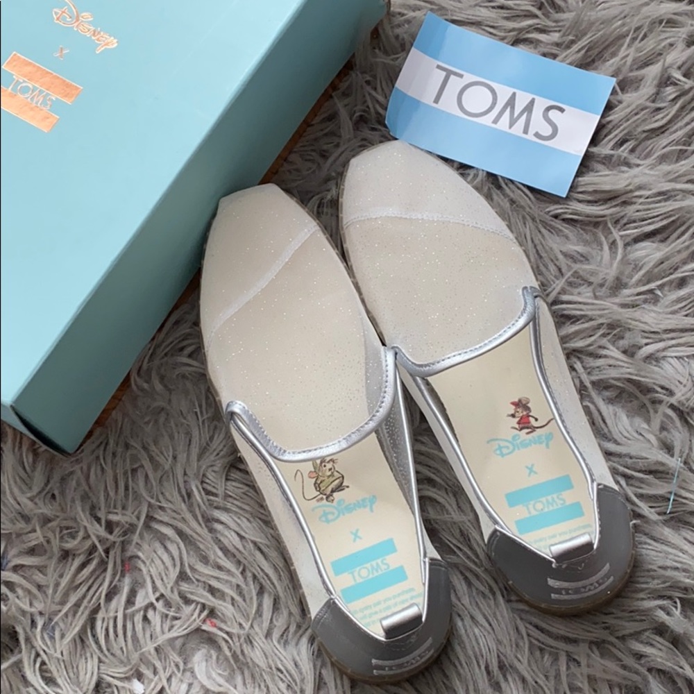 Women’s Cinderella mesh TOMS size 8.5